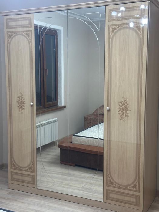 Продам спальный гарнитур