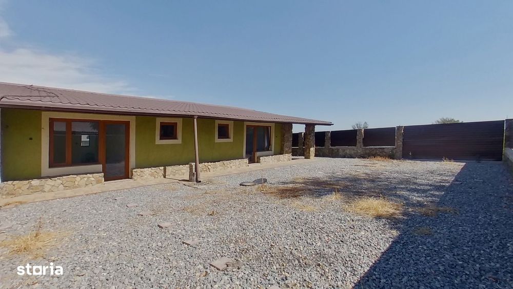 Casa insiruita pe un singur nivel cu 4 camere in Cartierul Verde