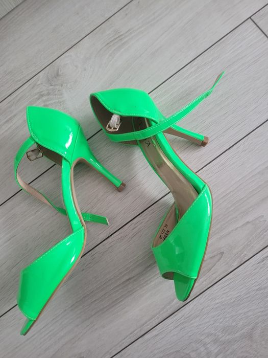 Sandale superbe marime 39