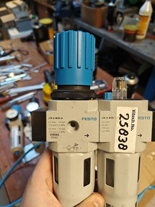 Vând lot de regulatoare FESTO