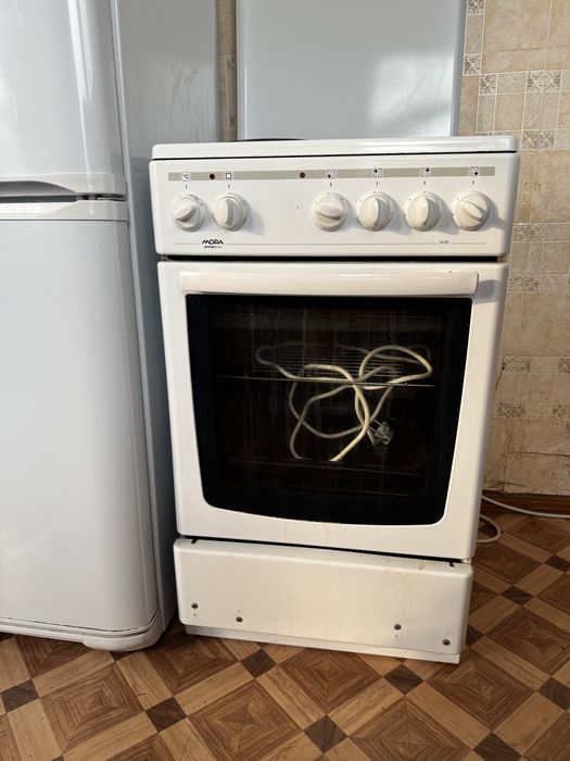 Продам электрическую плиту