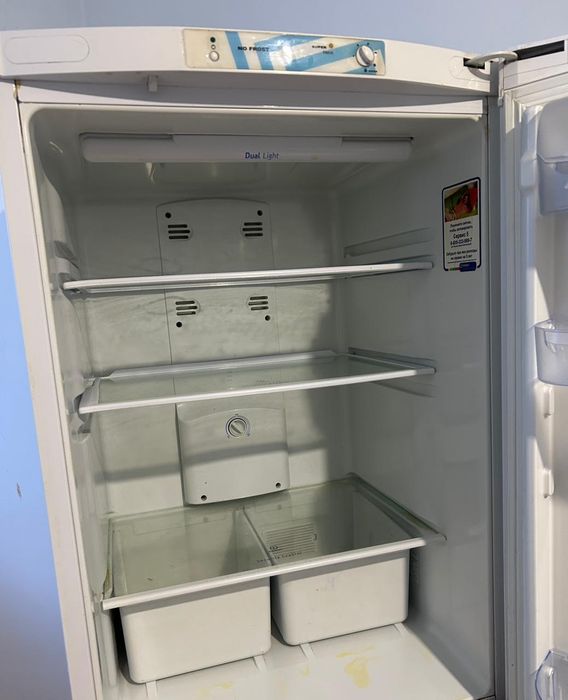 Холодильник Indesit