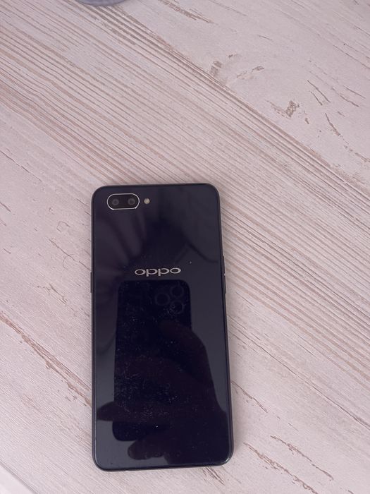 Продаю телефон орро А3S