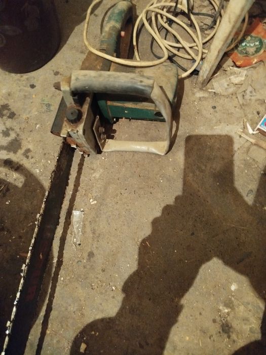 Продам бензопилу и электро пилу