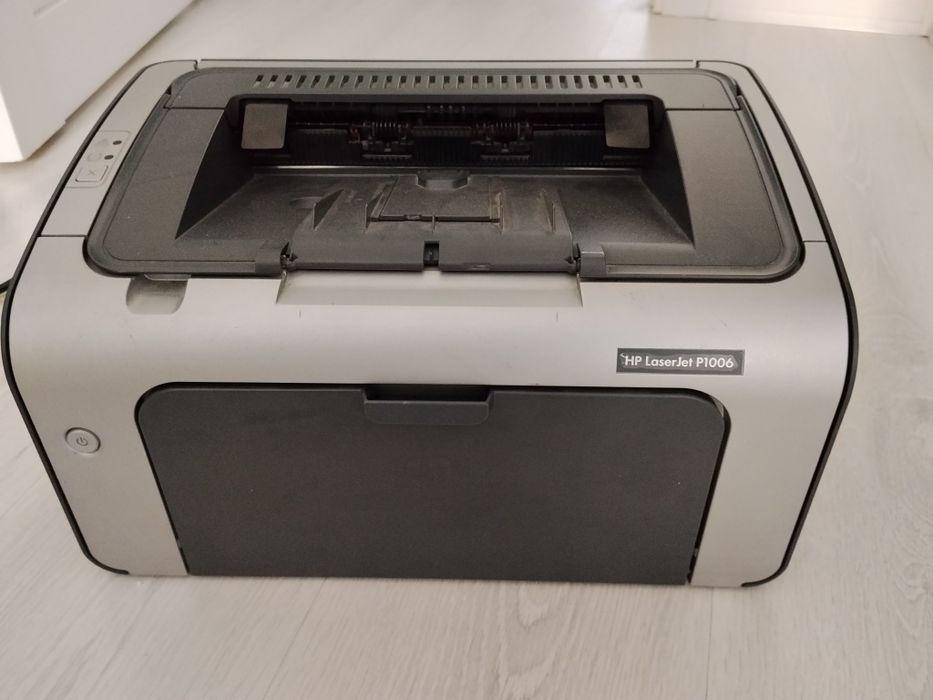 Продаю принтер HP Laser Jet P1006