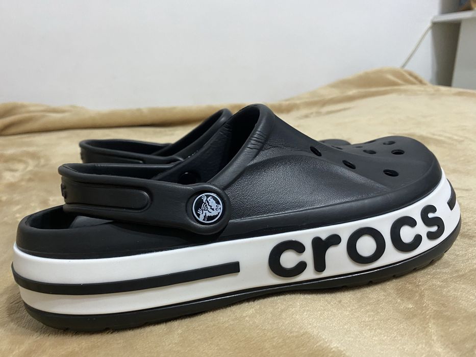 Тапочки crocs черные