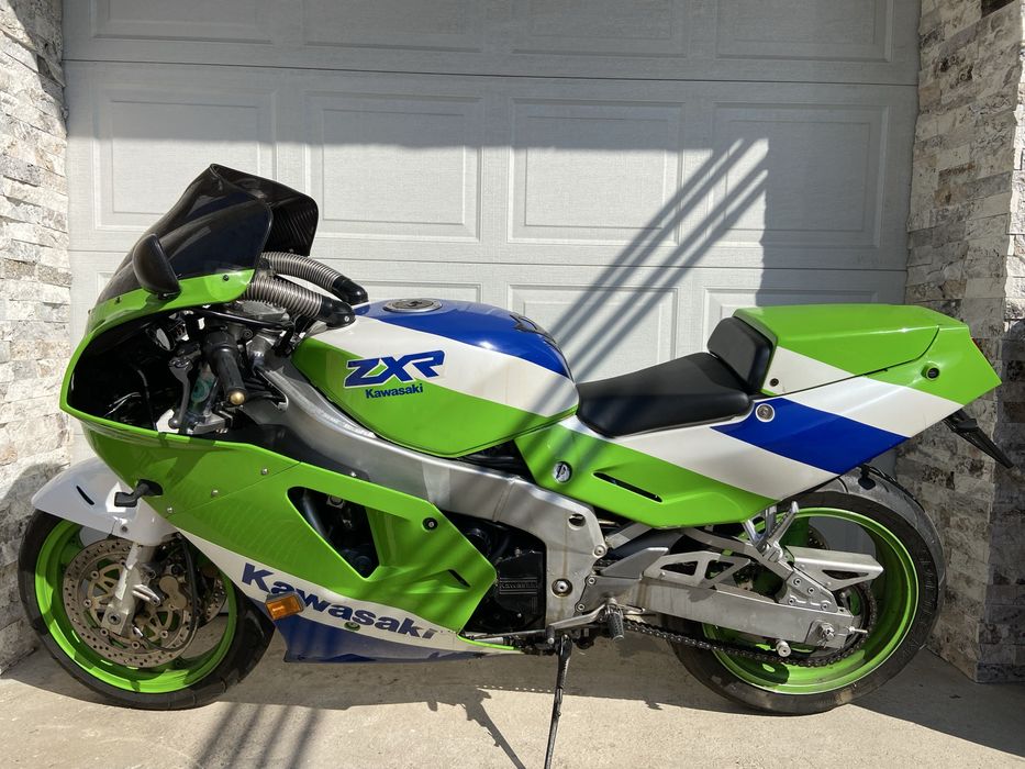 Motocicleta Kawasaki ZXR 750 H1