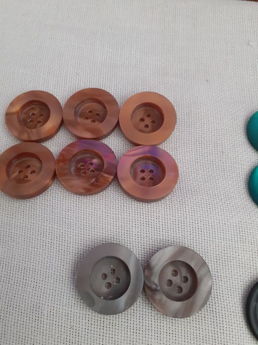 Nasturi diferite modele și dimensiuni
