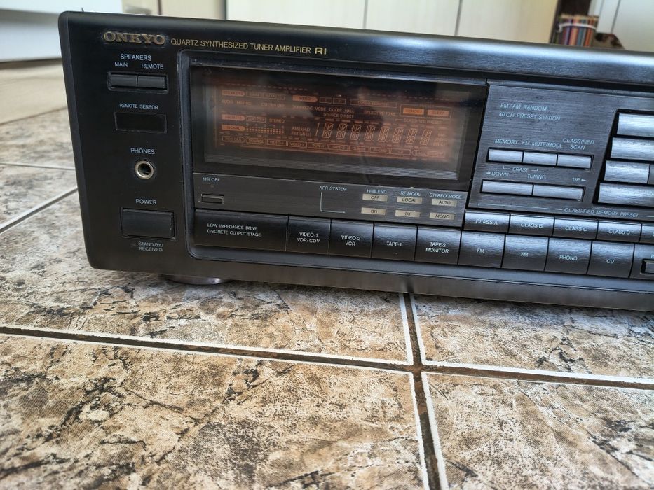 ONKYO.Тунер усилвател.