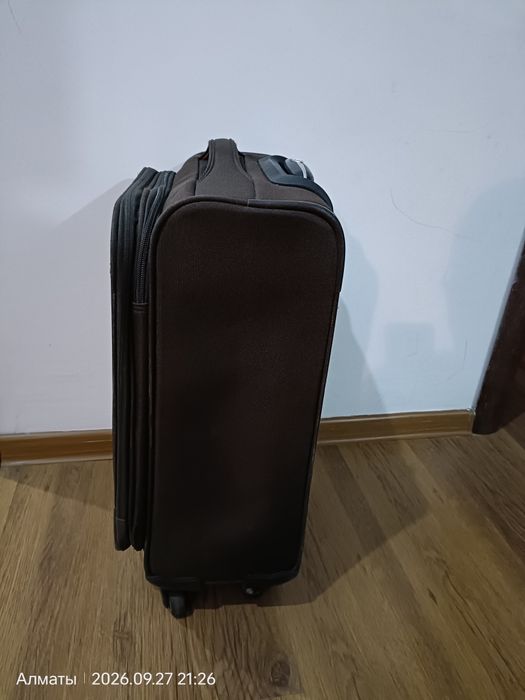 Продам чемодан на запчасти