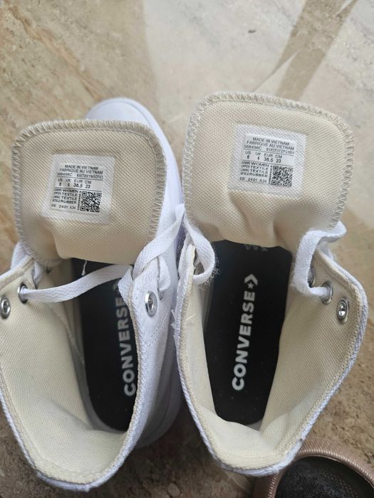 Tenesi damă converse