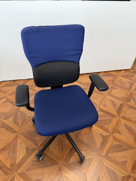 Офиске кресло Премиум, отличное состояние, немецкое качество.