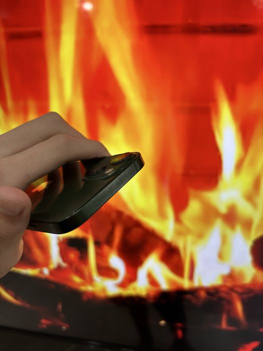 Продам  айфон 13