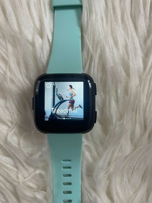 Ceas smartwatch Fitbit Versa  Negru