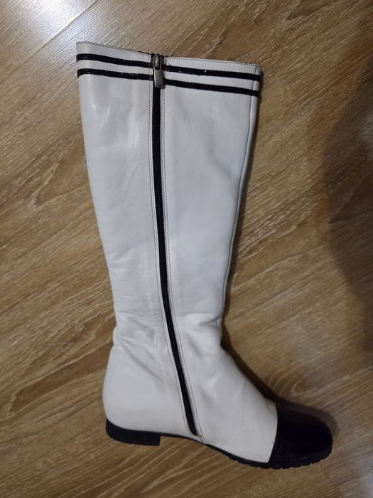 Женские сапоги белые