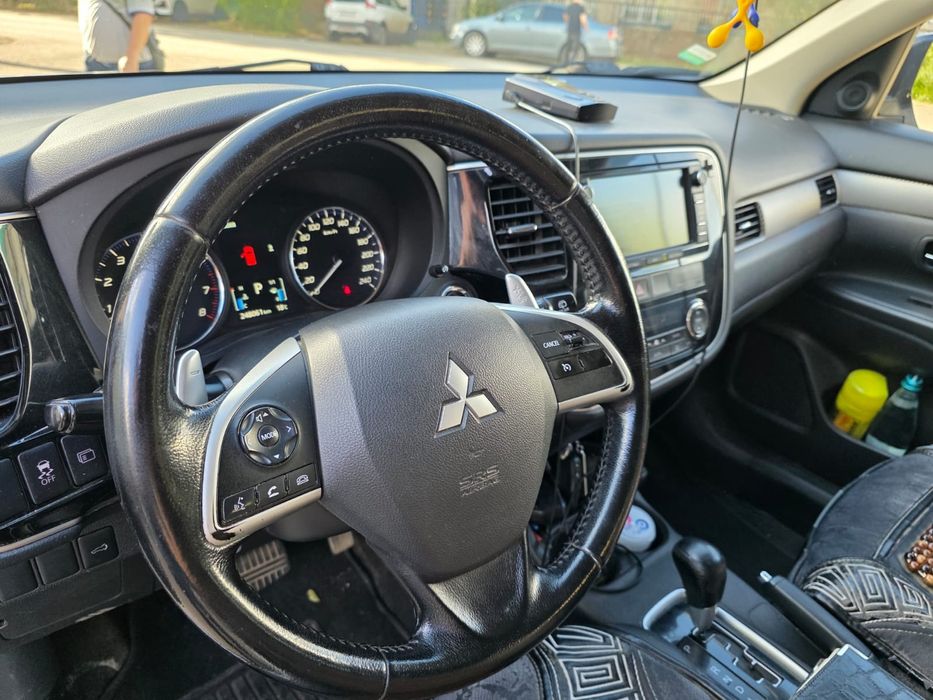 Продам кроссовер Mitsubishi