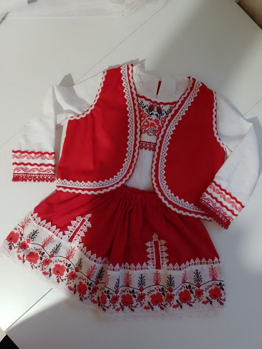 Народни носии за малки и големи