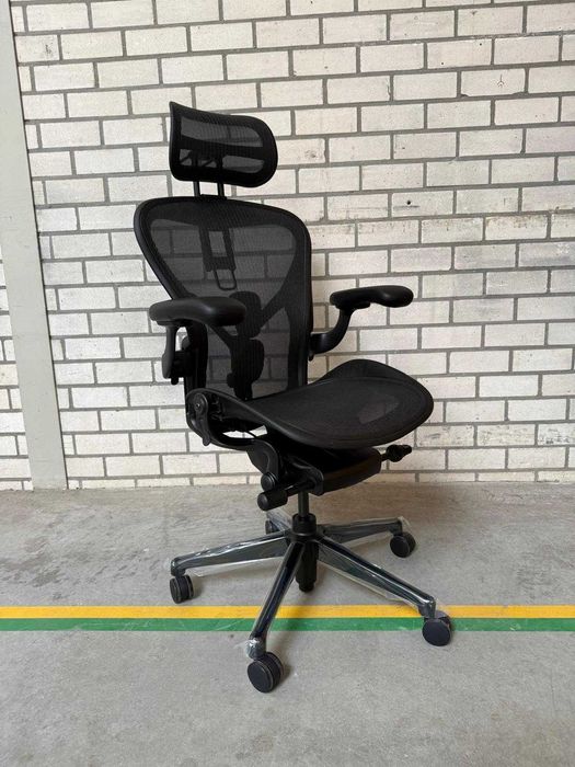 Refurbished Herman Miller Aeron Remastered Onyx (Atlas Headrest)