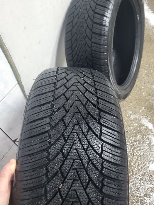 Продам резину зимнюю R19 235/50