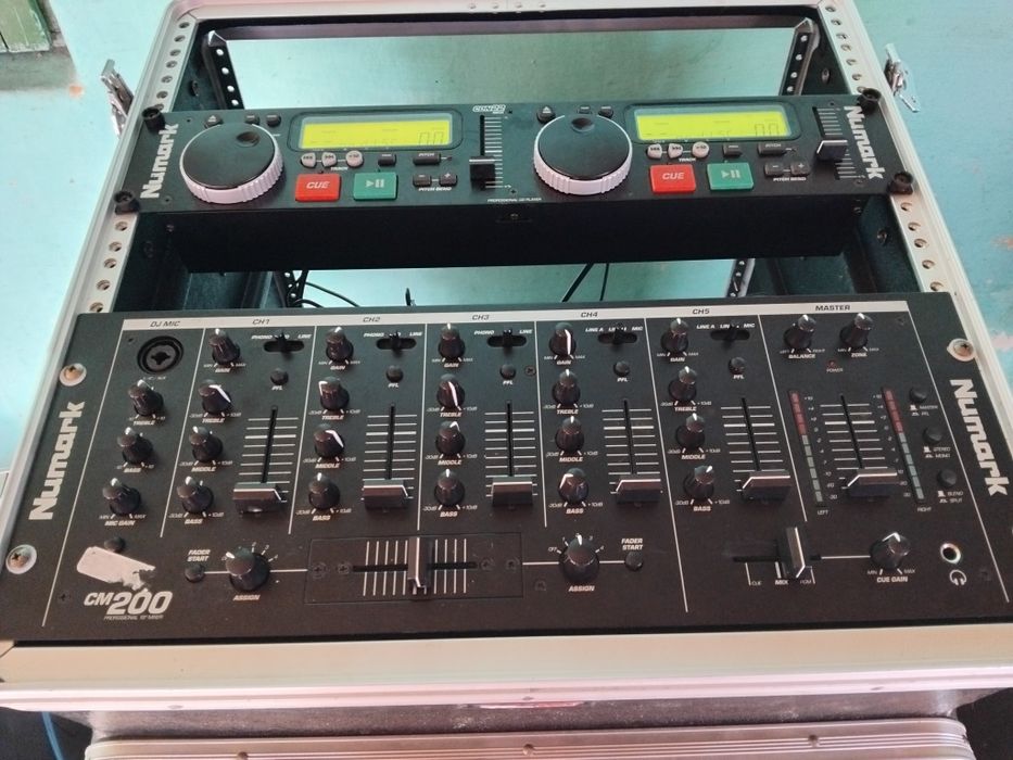 Vând NUMARK sau schimb