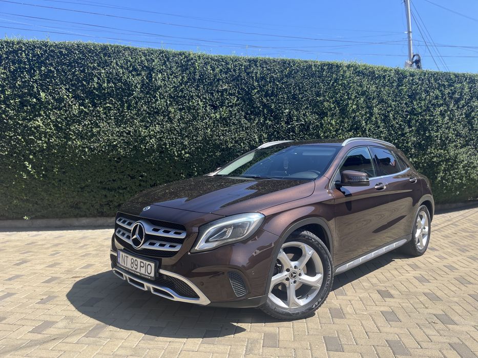 Mercedes-Benz GLA 220d 4Matric Automatic- 16900E