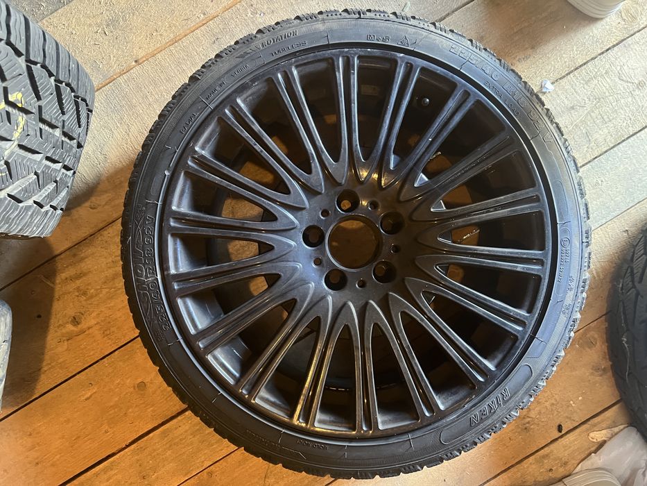 Cauciucuri + jante R18 – Set 4 bucăți• 2 × 245/40 R18 97V • 2 × 225/40 R18 92V