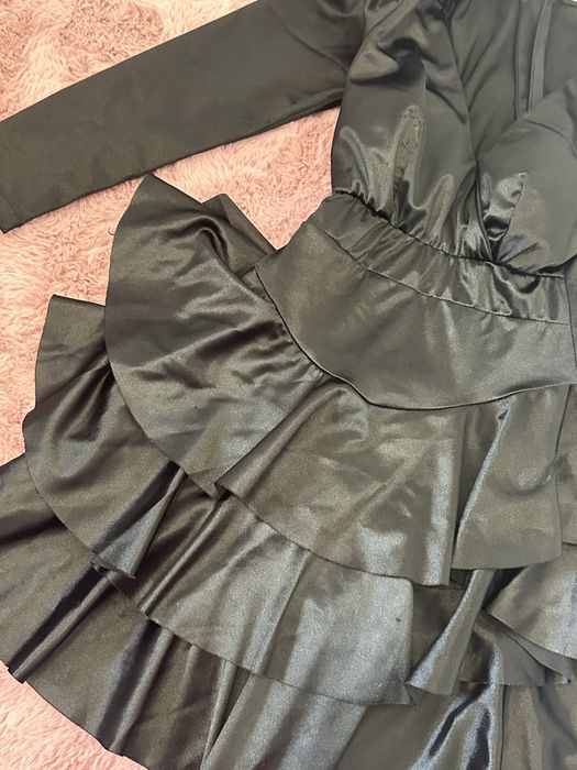 Rochie de ocazii neagra cu volanase