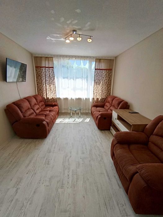 Дава се под наем Тристаен апартамент в Бургас, Лазур - 95 кв.м за 498.27 € - Снимка #2