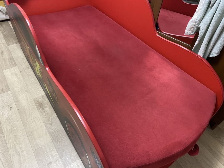 Продается кровать машинка