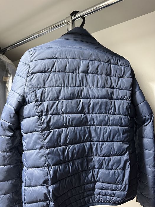 Продам куртку женскую