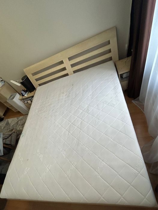 Продам двуспальную кровать