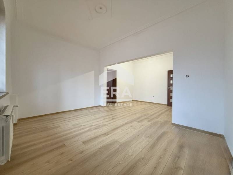 Продава се Двустаен апартамент в София, Център - 65 кв.м за 2197 €/кв.м - Снимка #1