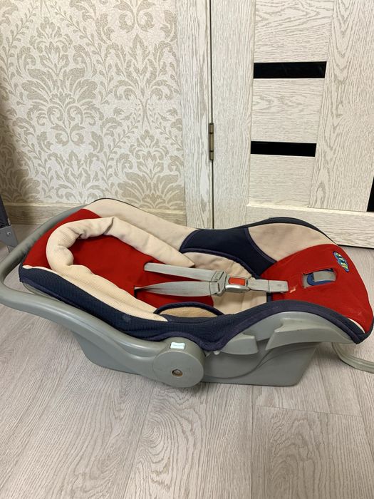 Автолюлька (автокресло)