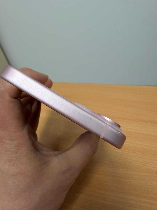 De vanzare iPhone 15 Plus Rose, pentru piese