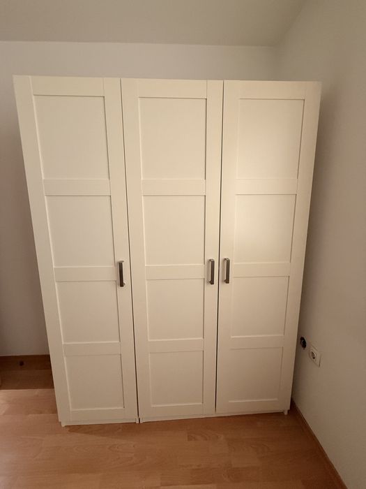 Трикрилен гардероб Икеа