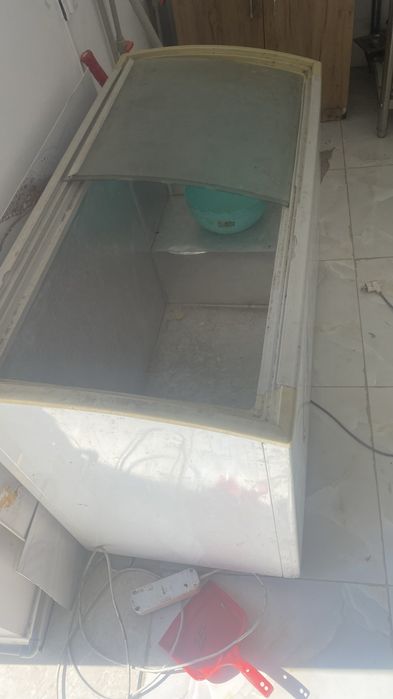 Продается морозильник двухкамерный