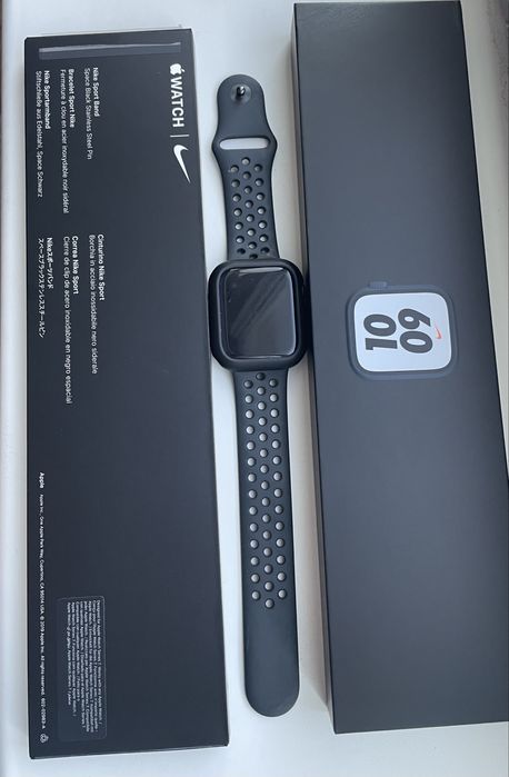 Реебок кроссовка и эплуач часы