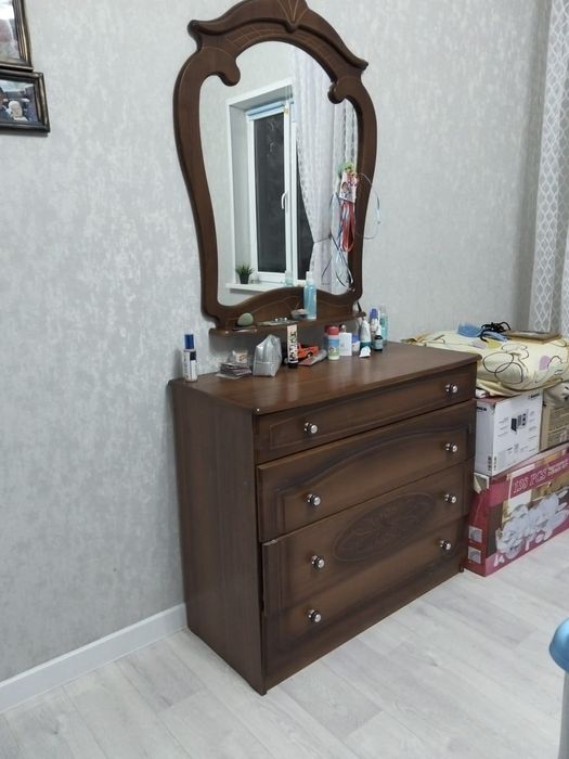 Продам спальный гарнитур