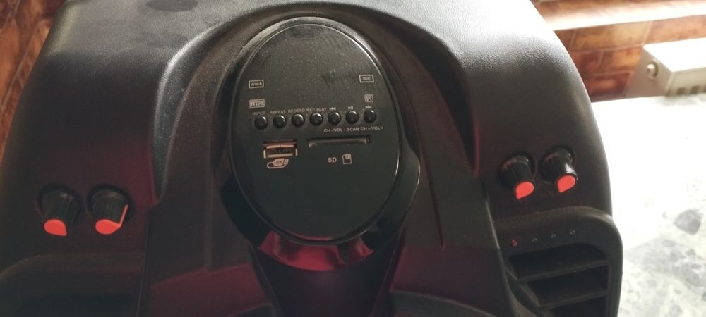 Караоке колона AKAI