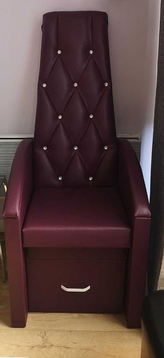 Луксозен педикюрен стол