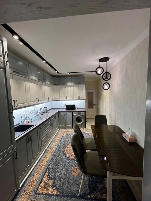 СРОЧНО!! Аренда Росскошной 3-ком кв возле метро Новза