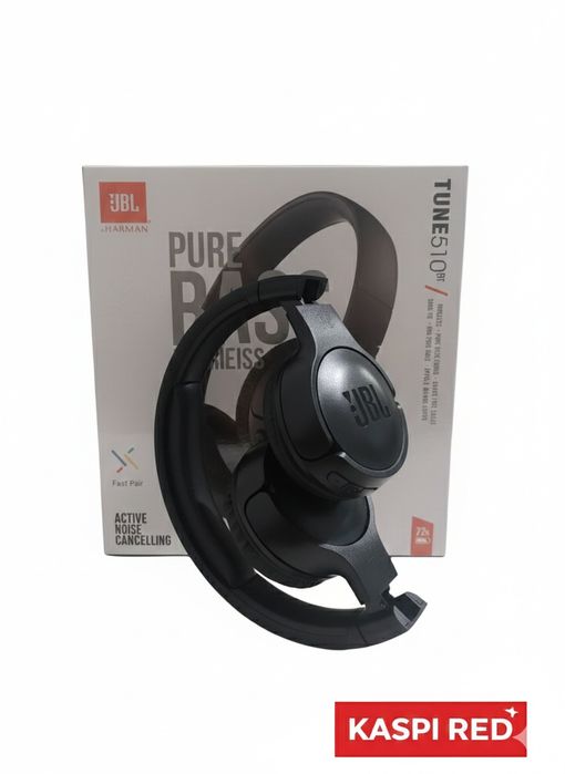 Черный наушник JBL 510вт