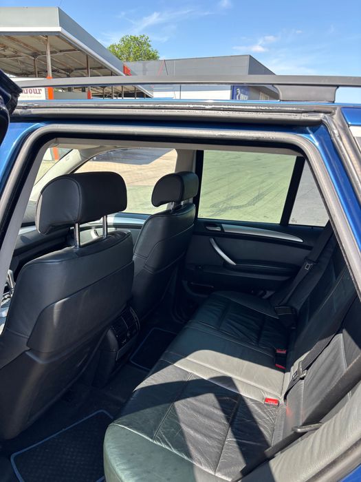 Vând Bmw x5 e53 din 09/2001 ,km reali,stare bună