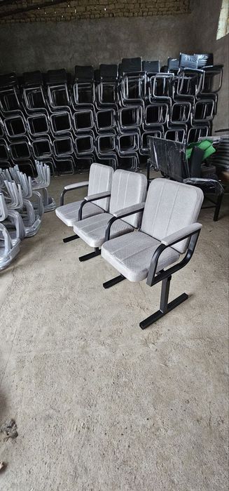 Кресла театральные - бархат, кожа, ткань