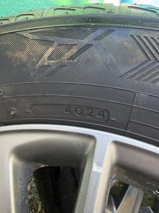 Продам диски с шинами