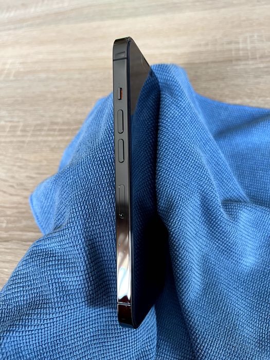 iPhone 13 Pro 256GB Graphite + 11 кейса