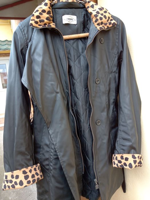 Vând haina de fas groasa cu gluga