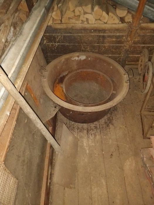 Tuci de fonta ,mare și mic