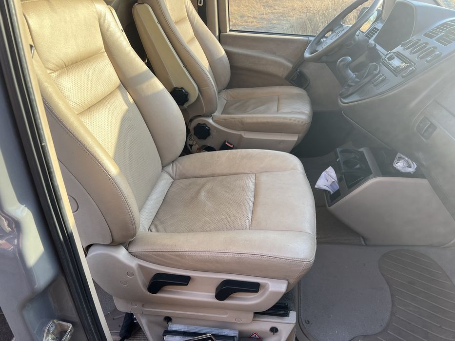 Продавам Mercedes V230