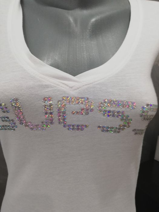 Маркова тениска Guess